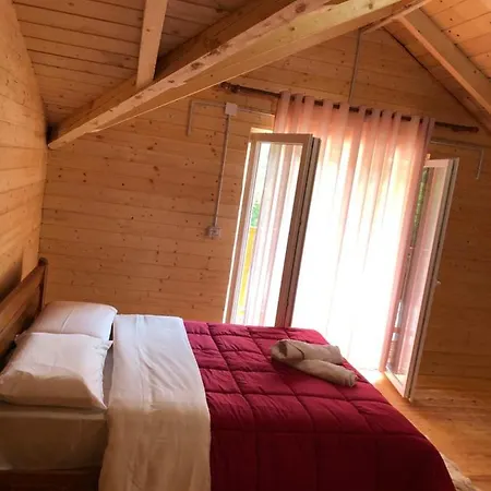 Bed & Breakfast Livadhi Komani Moll' e Shoshit
