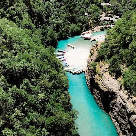 Oda ve Kahvaltı Livadhi 3*