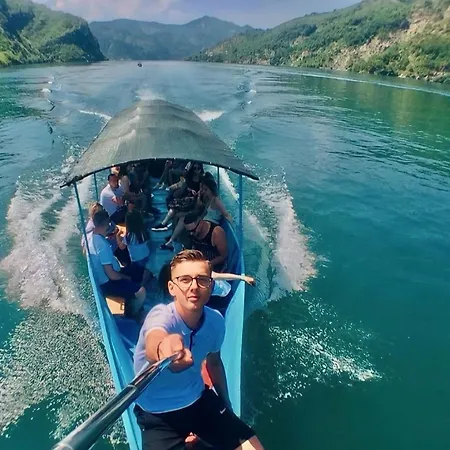 Oda ve Kahvaltı Livadhi 3*