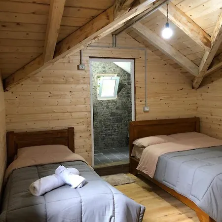 Livadhi Nocleg ze śniadaniem 3*