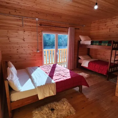 Bed & Breakfast Livadhi Komani *