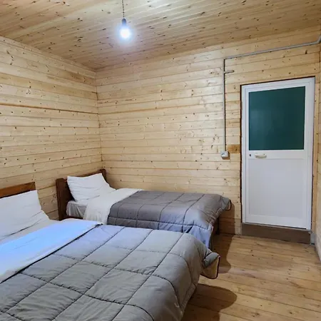 Livadhi Komani Bed & Breakfast