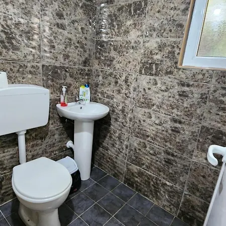 Livadhi 3* Moll' e Shoshit