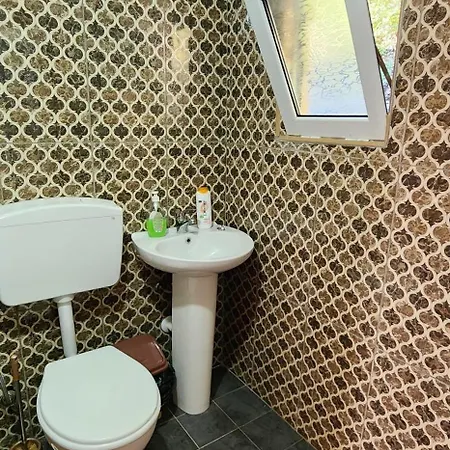 Livadhi Nocleg ze śniadaniem Moll' e Shoshit