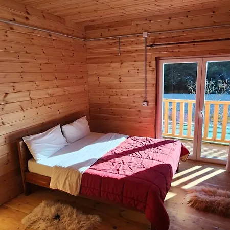 Livadhi 3* Moll' e Shoshit