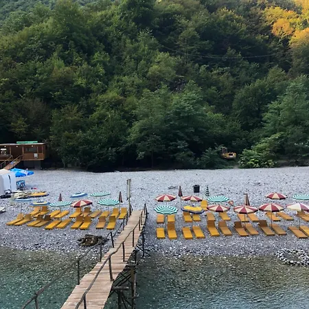 Bed & Breakfast Livadhi Komani Moll' e Shoshit