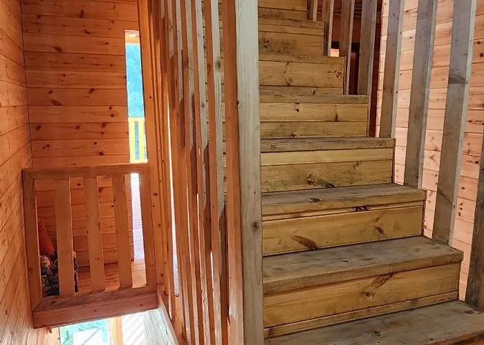 לינה וארוחת בוקר Livadhi 3*