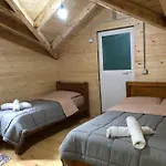 Livadhi Moll' e Shoshit