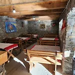 Livadhi Bed & Breakfast Moll' e Shoshit