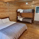 Livadhi 3* Moll' e Shoshit