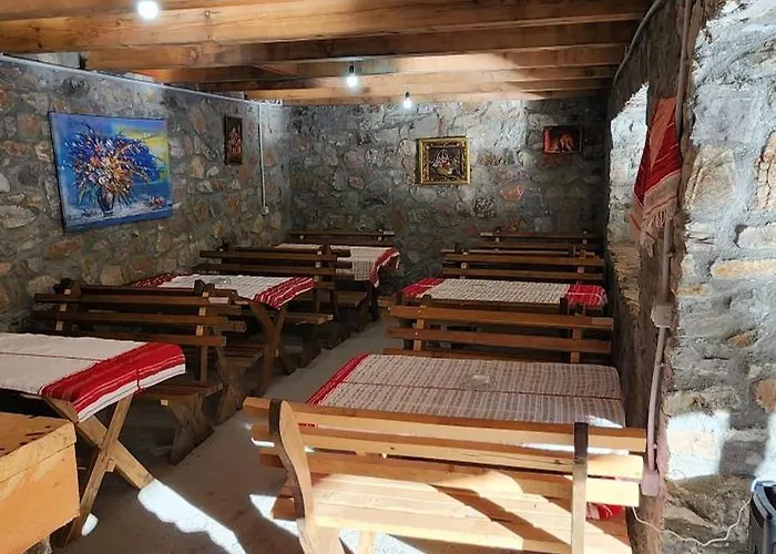 Livadhi Bed & Breakfast Moll' e Shoshit
