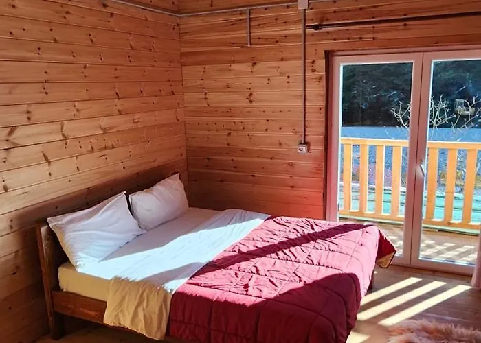 Livadhi 3* Moll' e Shoshit